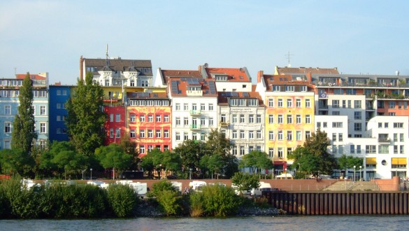 Living on the Elbe Living on the Elbe